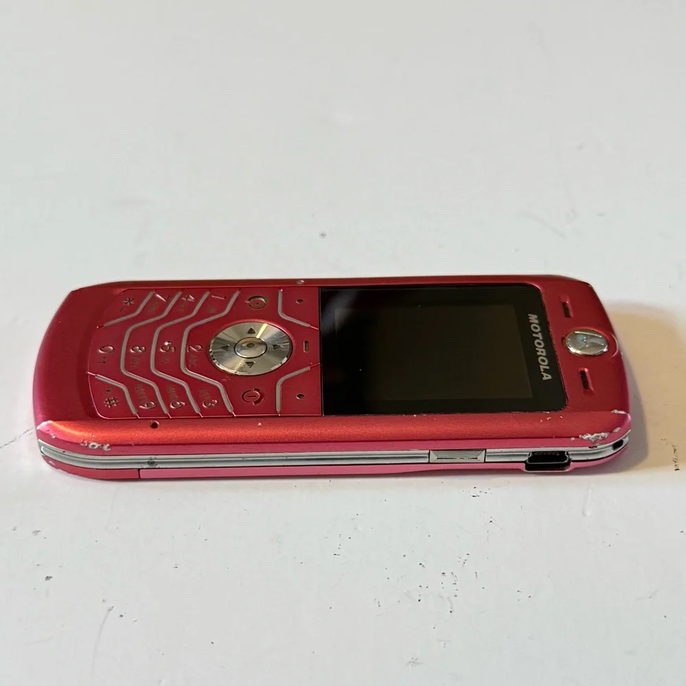 Motorola L6 Hot Pink Slim Cell Phone “UNTESTED”No Charger Buy As Is Read Below!